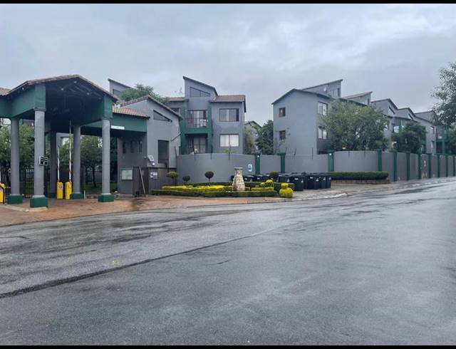 2 BEDROOM TOWNHOUSE FOR SALE IN HONEYDEW
